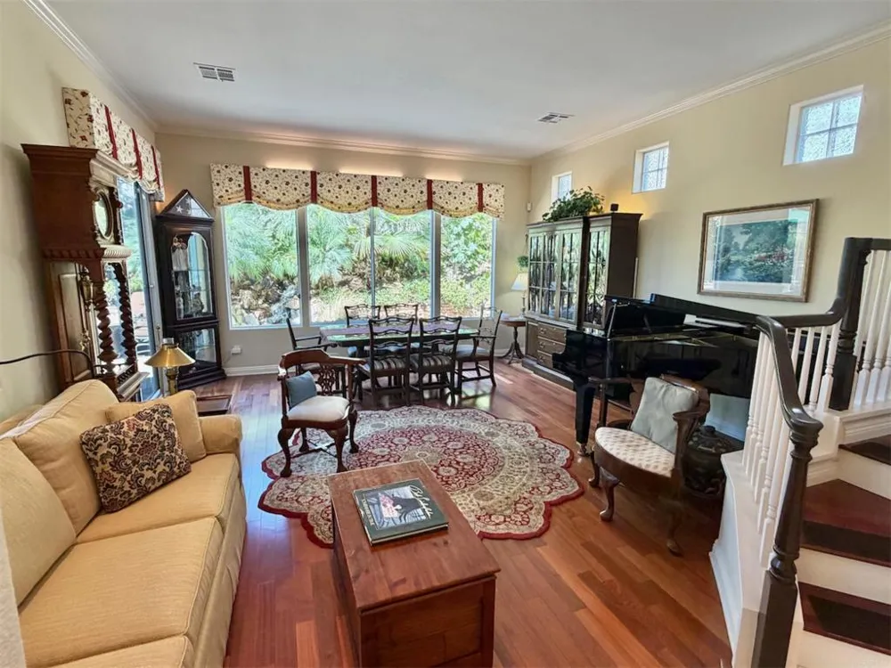 1689 Robin Place Carlsbad, CA 92011