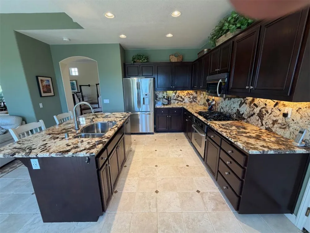 1689 Robin Place Carlsbad, CA 92011