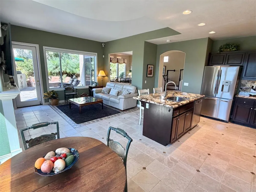 1689 Robin Place Carlsbad, CA 92011