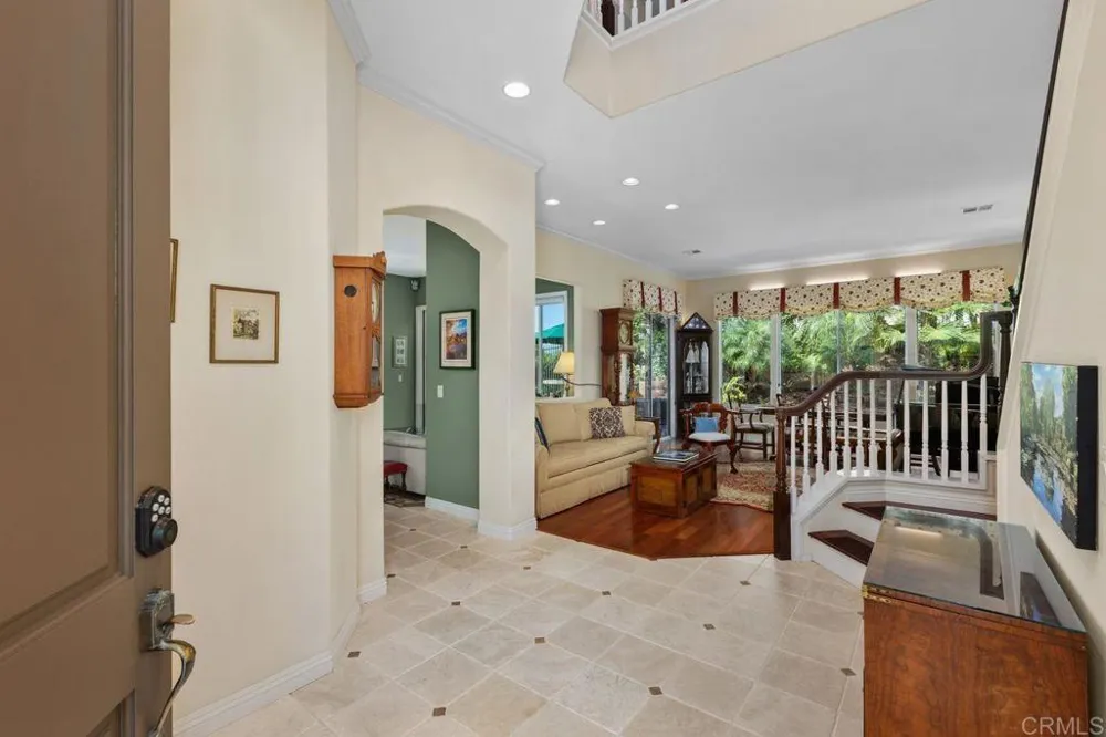 1689 Robin Place Carlsbad, CA 92011
