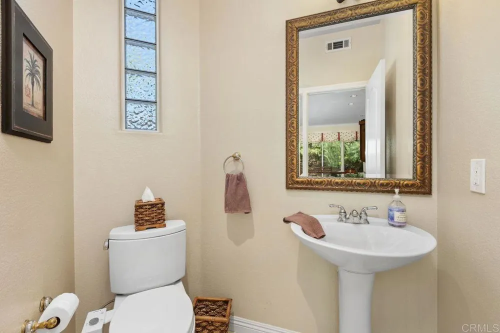 1689 Robin Place Carlsbad, CA 92011