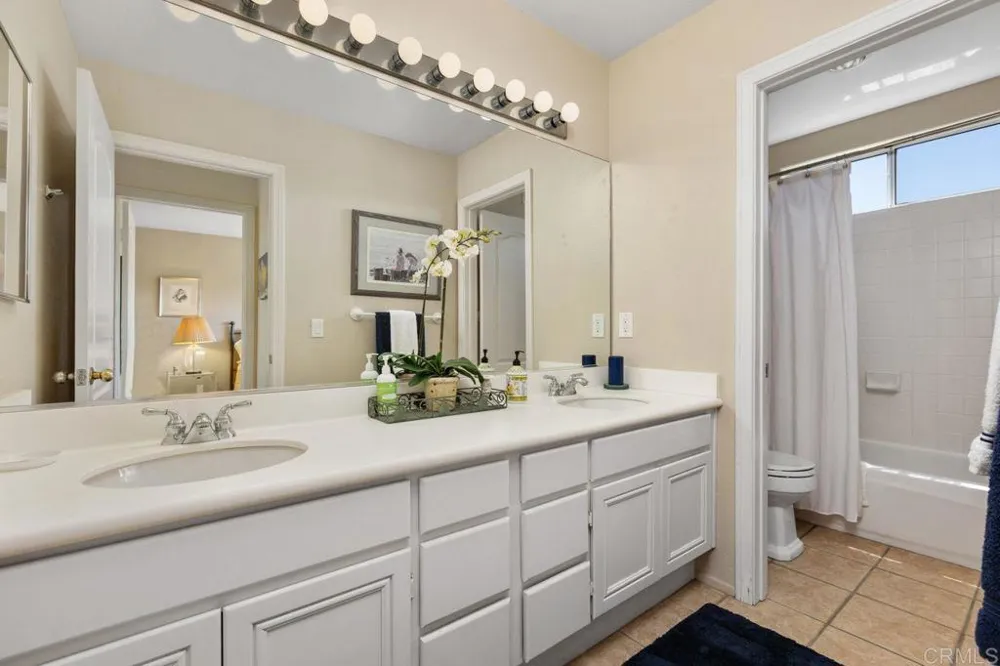 1689 Robin Place Carlsbad, CA 92011