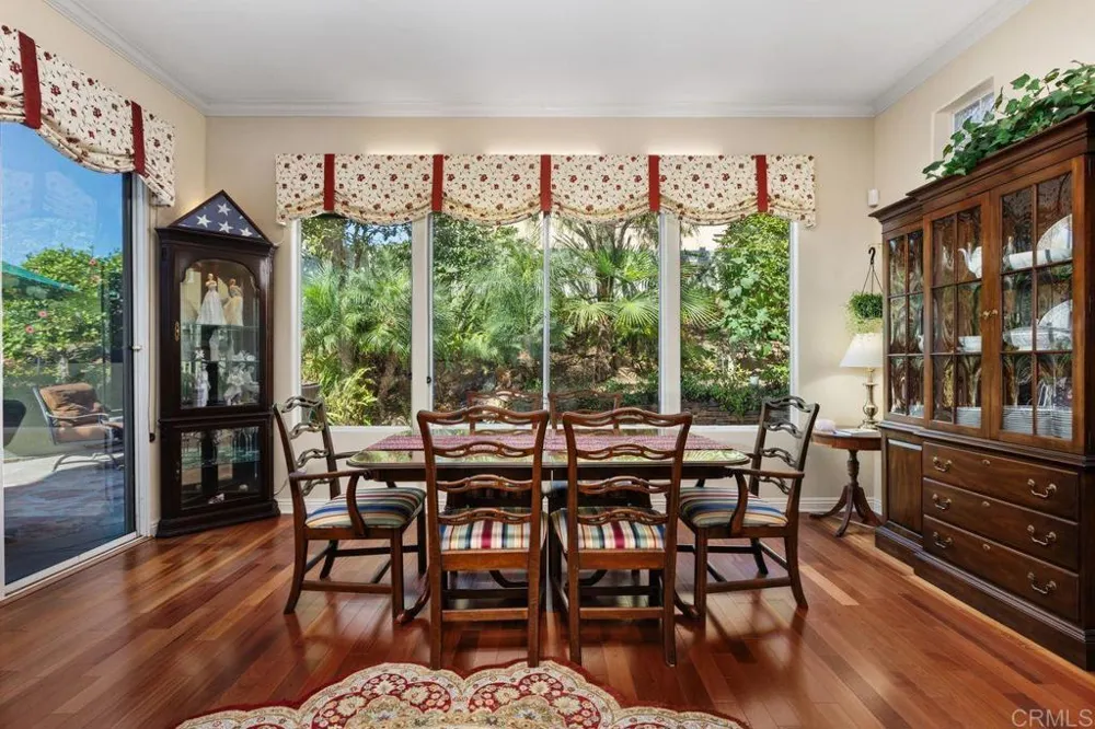 1689 Robin Place Carlsbad, CA 92011