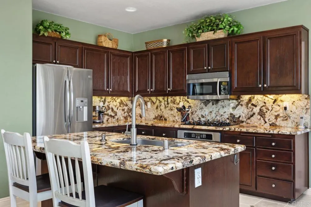 1689 Robin Place Carlsbad, CA 92011