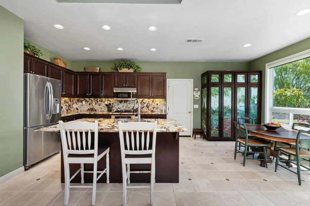 1689 Robin Place Carlsbad, CA 92011