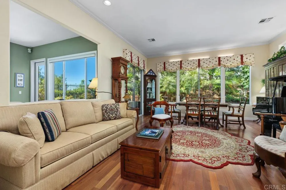1689 Robin Place Carlsbad, CA 92011