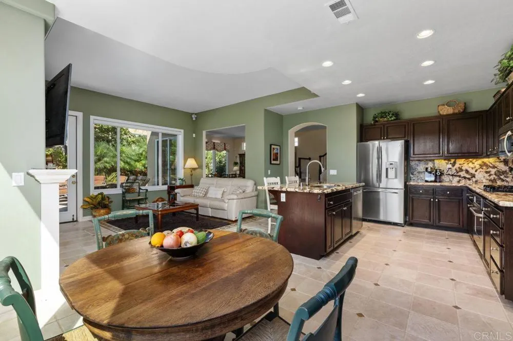 1689 Robin Place Carlsbad, CA 92011
