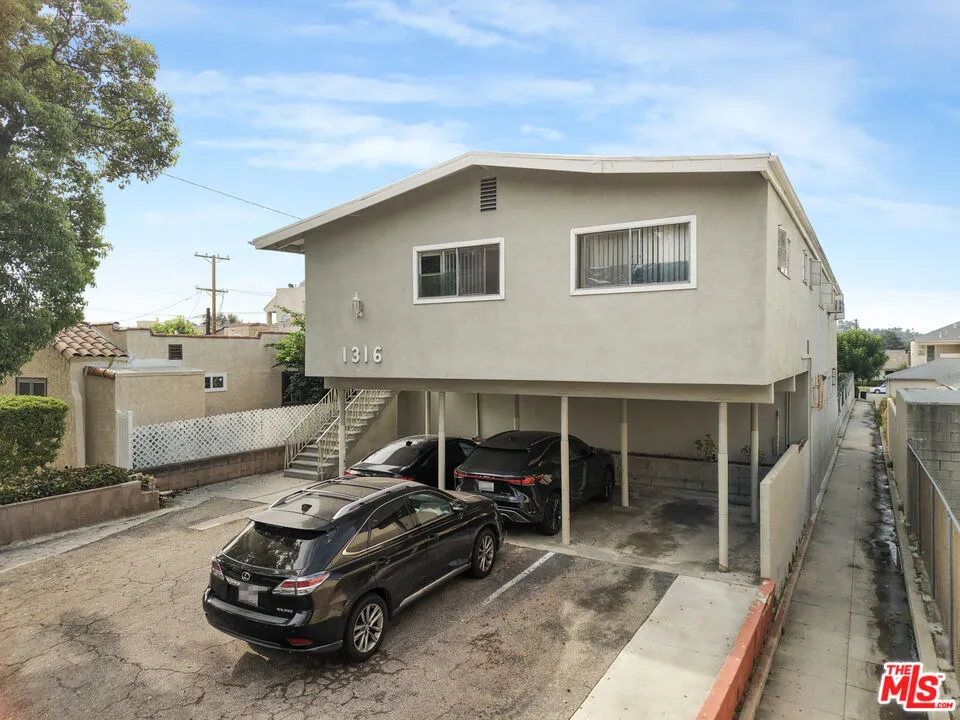 1316 Barrington Way Glendale, CA 91206