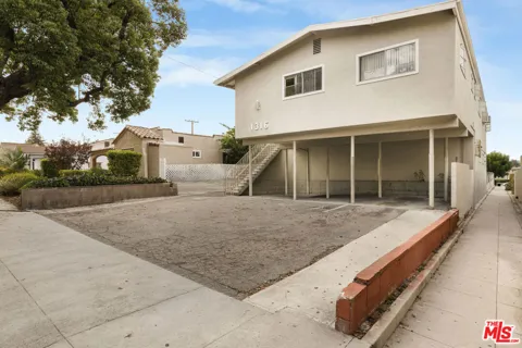 1316 Barrington Way