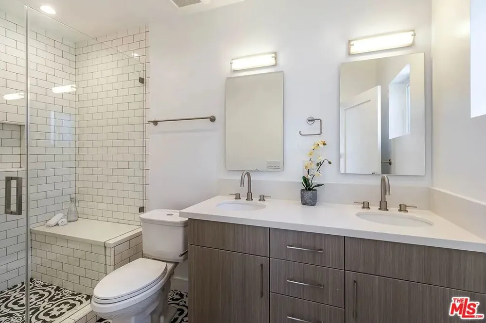1960 Argyle Avenue #1962 Los Angeles, CA 90068