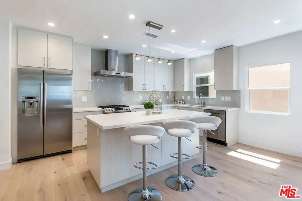 1960 Argyle Avenue #1962 Los Angeles, CA 90068