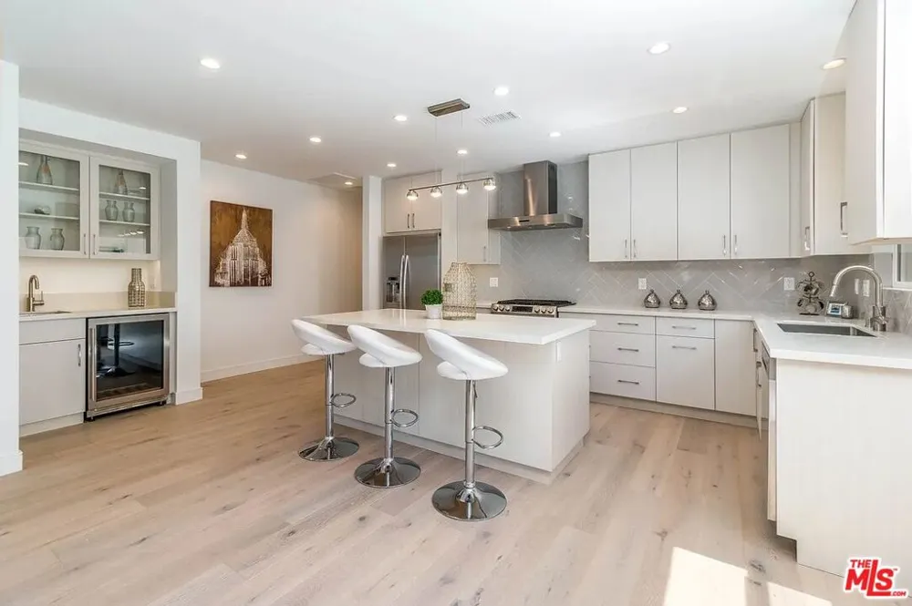 1960 Argyle Avenue #1962 Los Angeles, CA 90068
