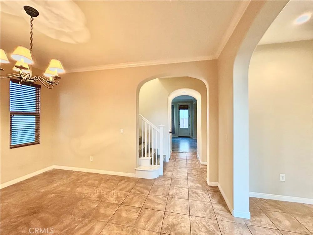 8351 Edgewood Chino, CA 91708