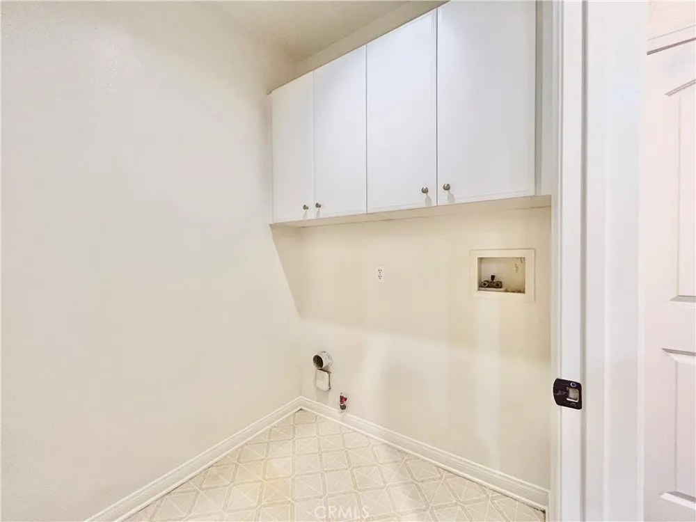 8351 Edgewood Chino, CA 91708