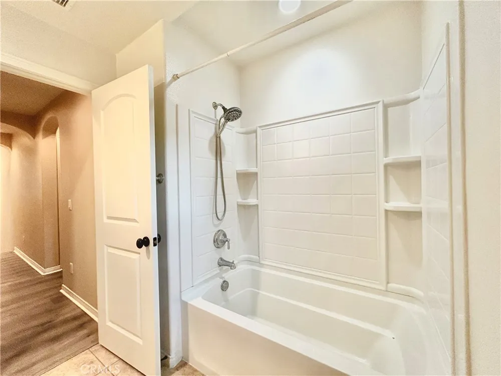 8351 Edgewood Chino, CA 91708