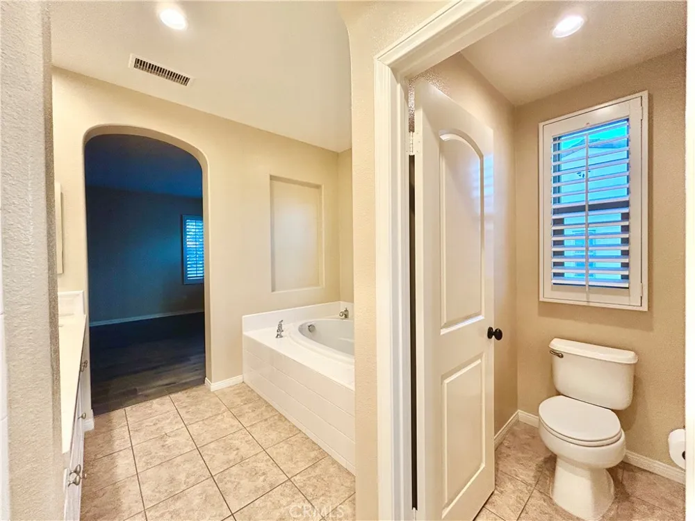 8351 Edgewood Chino, CA 91708