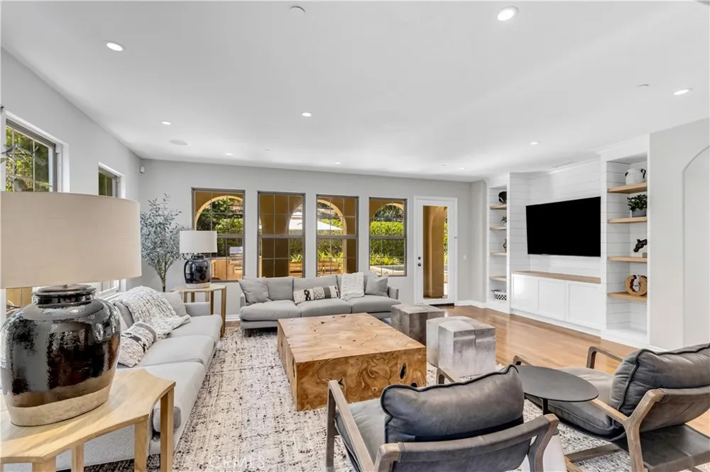 19 Via Nerisa San Clemente, CA 92673