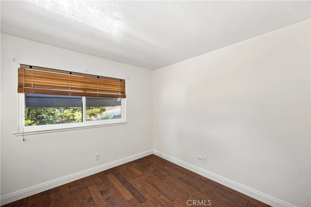 23002 La Granja Valencia, CA 91354