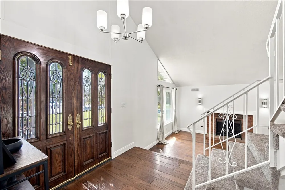 23002 La Granja Valencia, CA 91354
