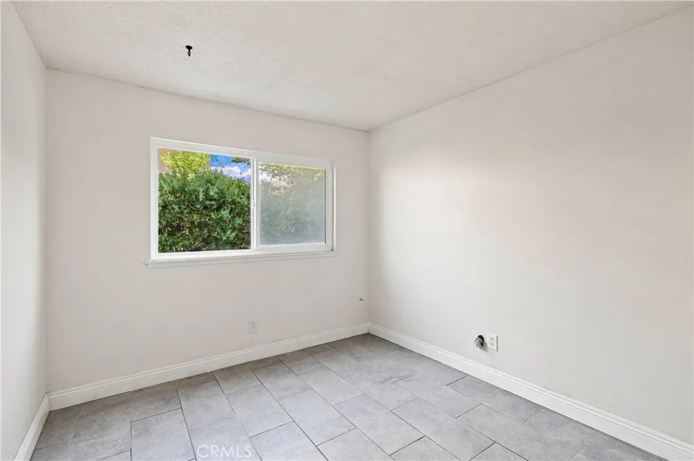 23002 La Granja Valencia, CA 91354