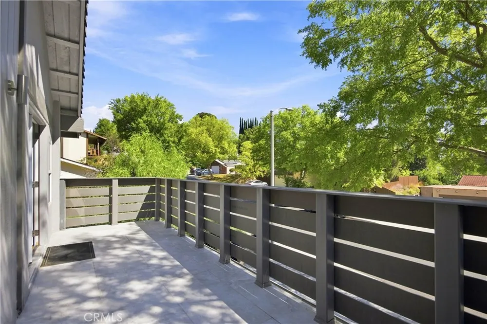 23002 La Granja Valencia, CA 91354