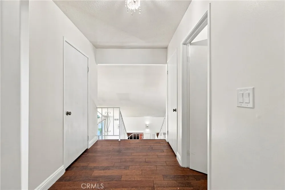 23002 La Granja Valencia, CA 91354