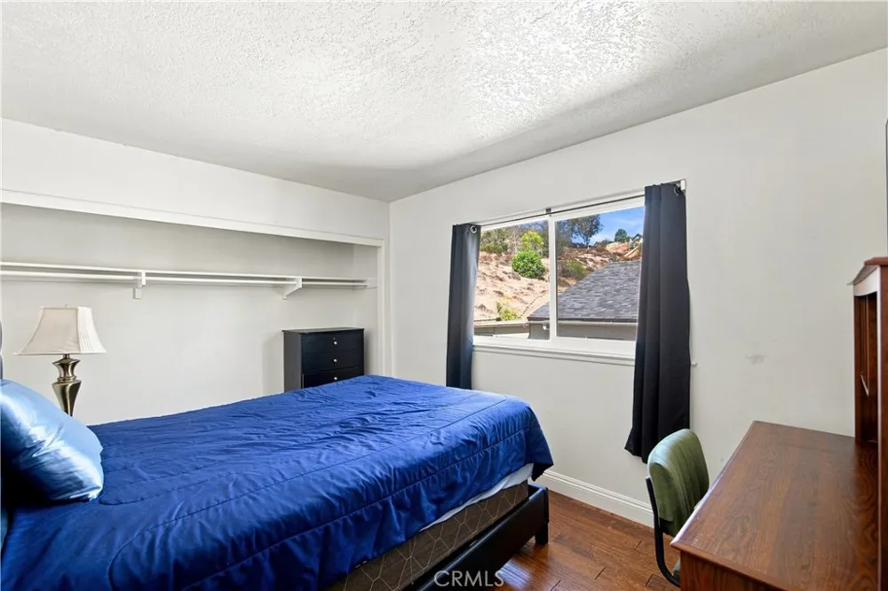23002 La Granja Valencia, CA 91354