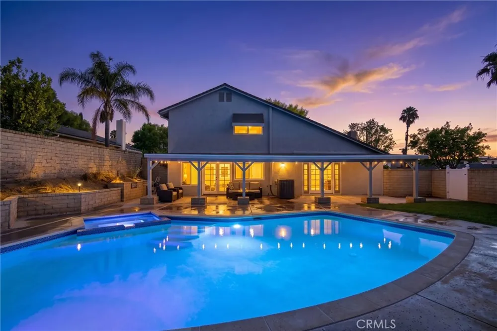 23002 La Granja Valencia, CA 91354
