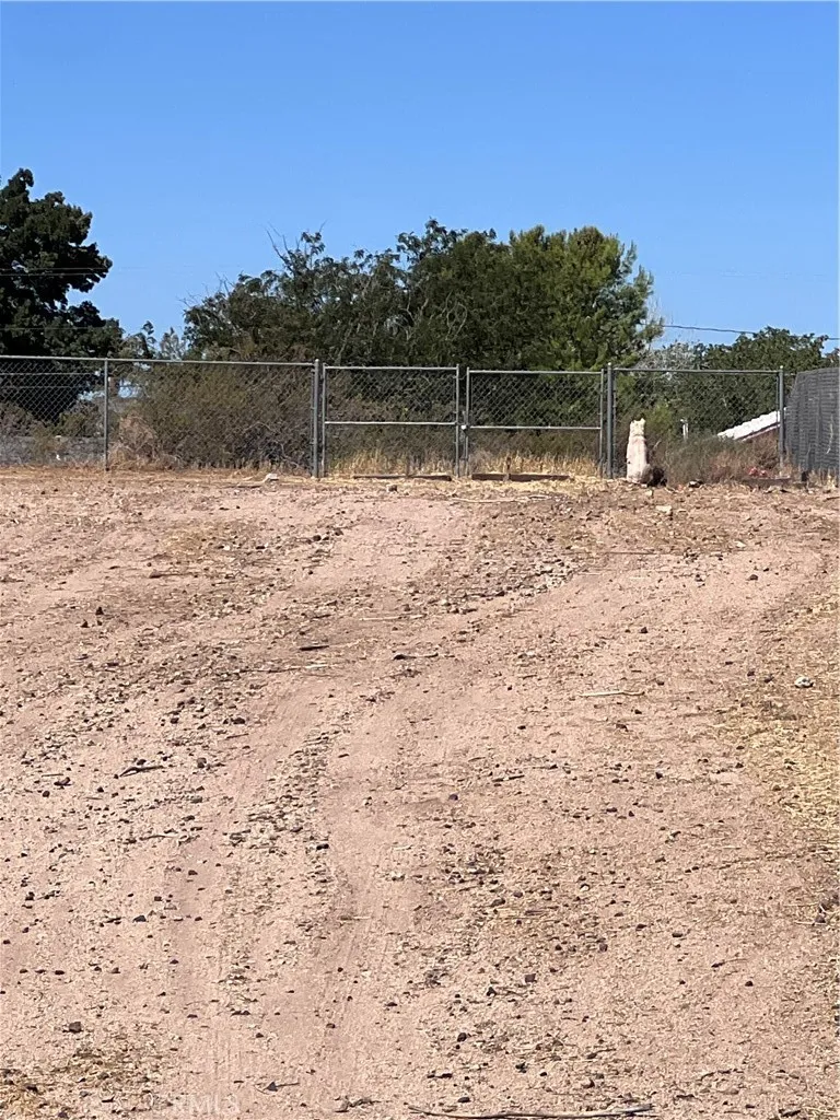 11490 4th Hesperia, CA 92345