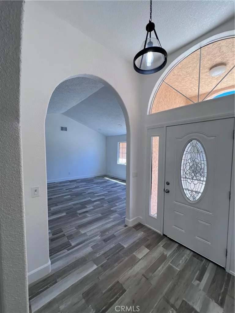 11490 4th Hesperia, CA 92345