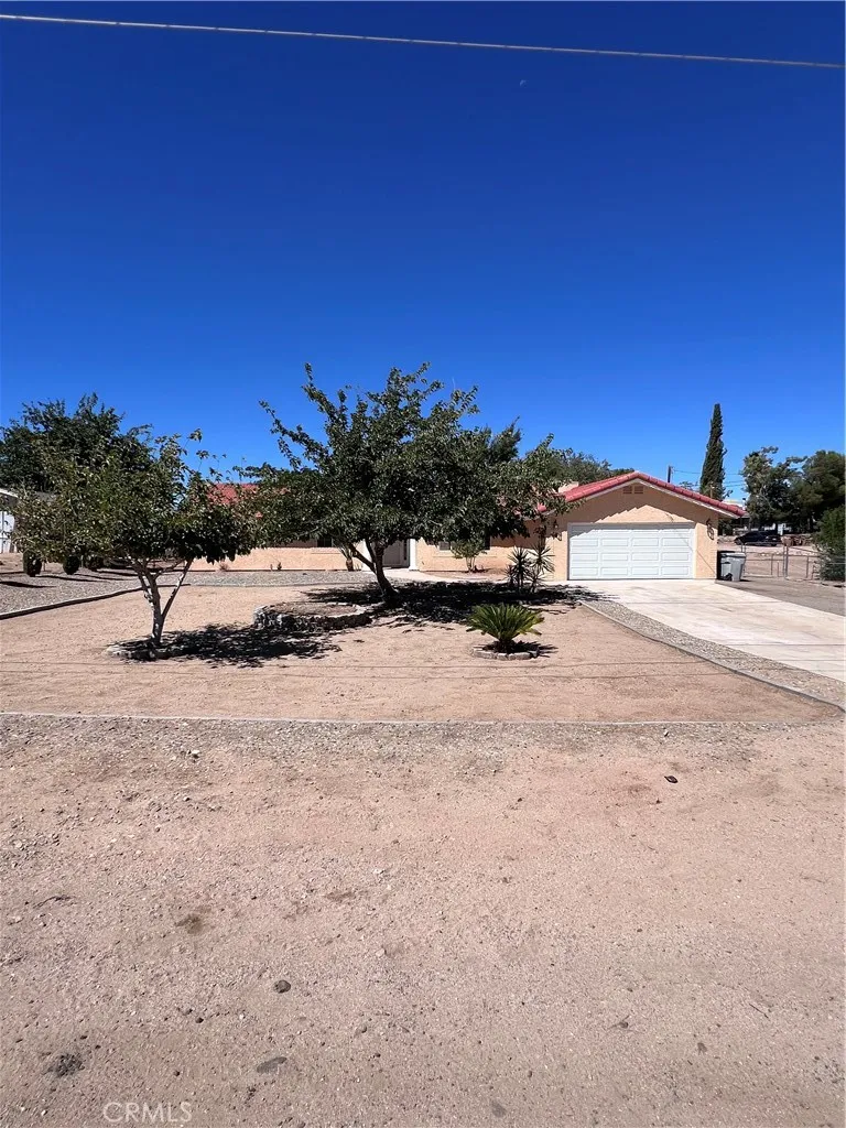 11490 4th Hesperia, CA 92345