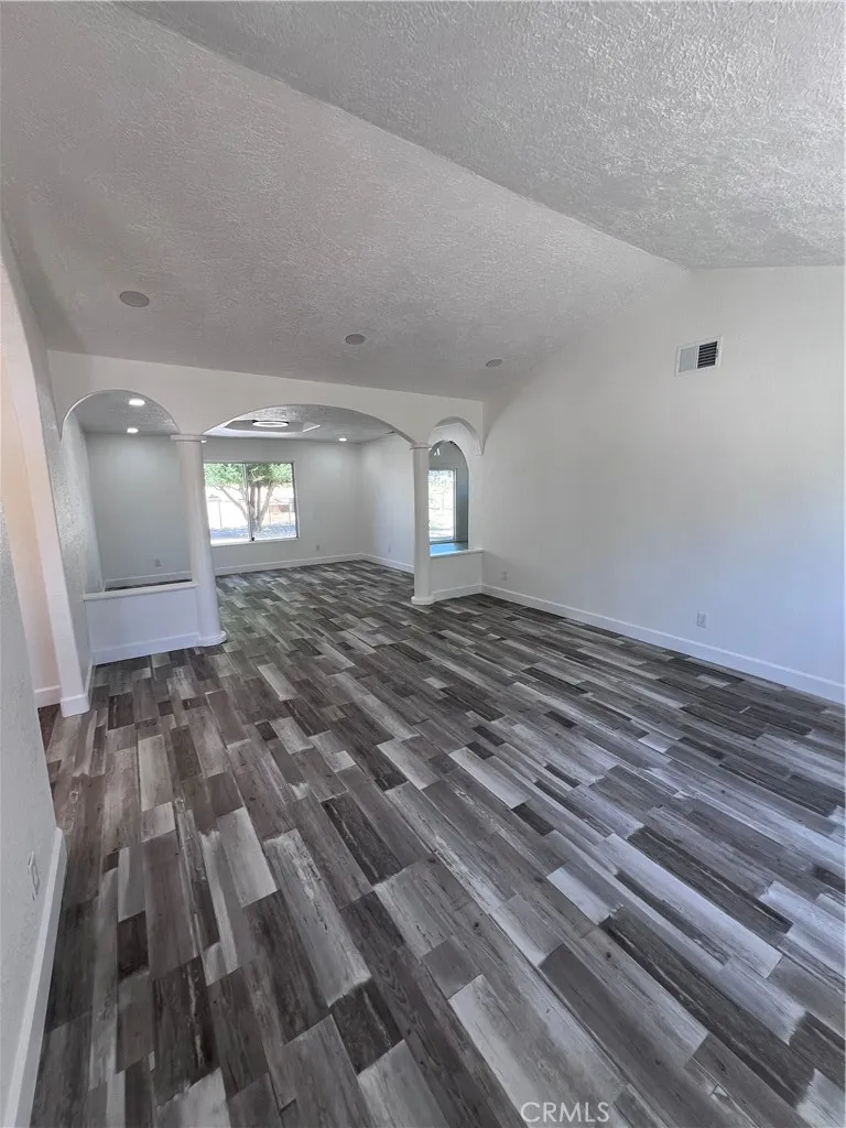 11490 4th Hesperia, CA 92345