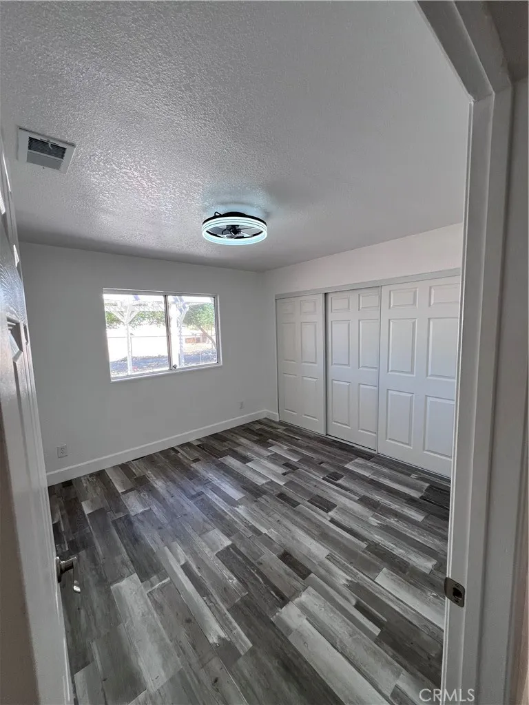 11490 4th Hesperia, CA 92345