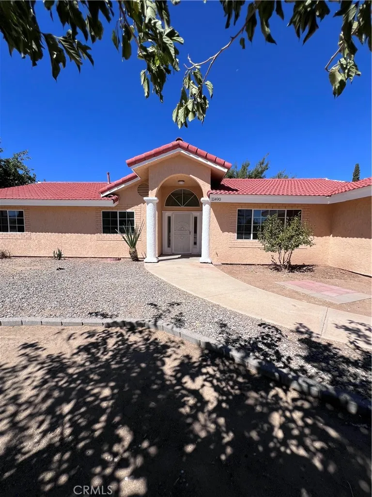 11490 4th Hesperia, CA 92345