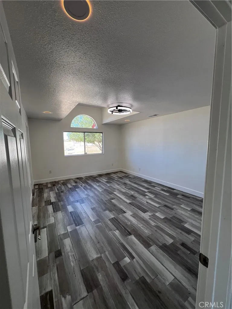 11490 4th Hesperia, CA 92345