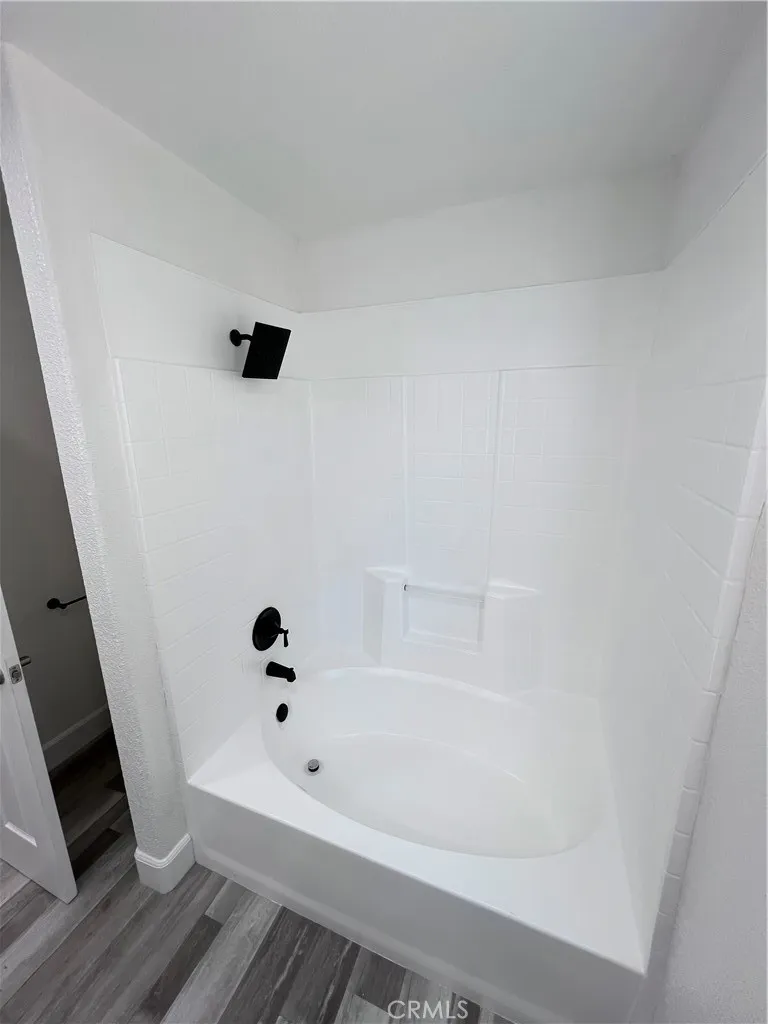11490 4th Hesperia, CA 92345
