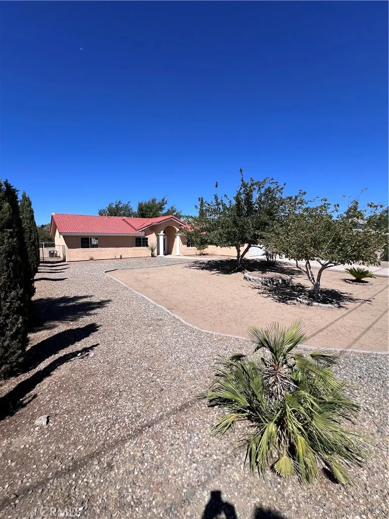 11490 4th Hesperia, CA 92345
