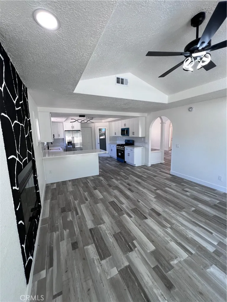 11490 4th Hesperia, CA 92345