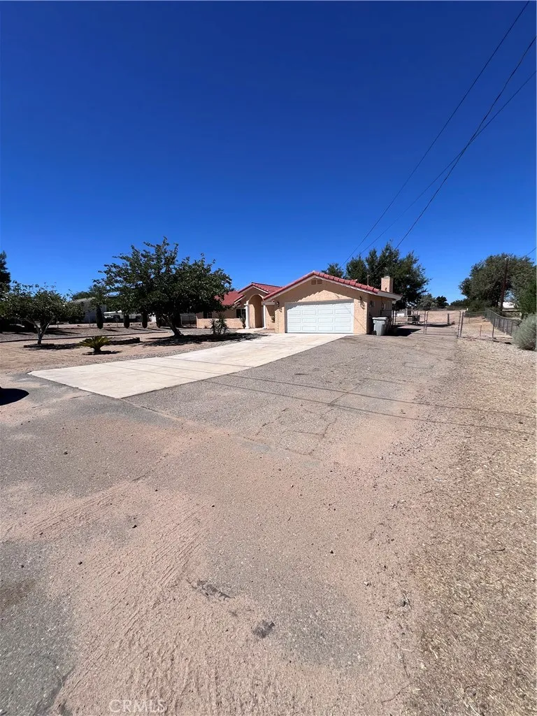 11490 4th Hesperia, CA 92345
