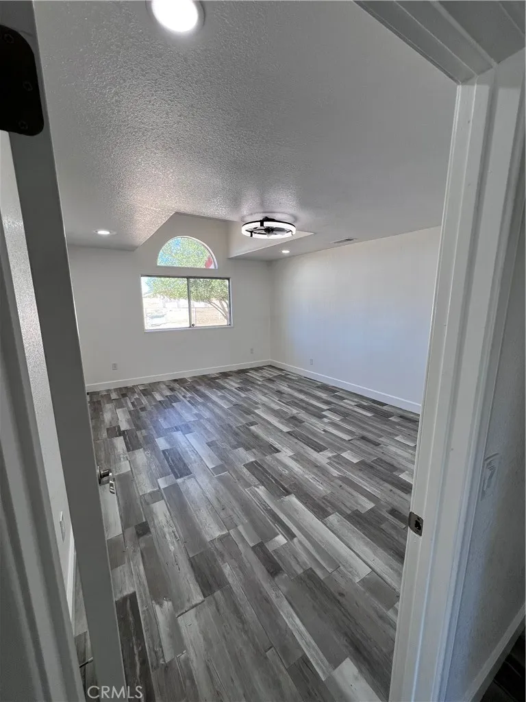 11490 4th Hesperia, CA 92345