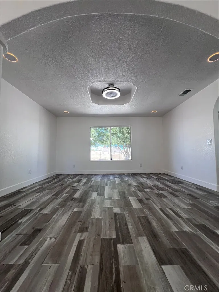 11490 4th Hesperia, CA 92345
