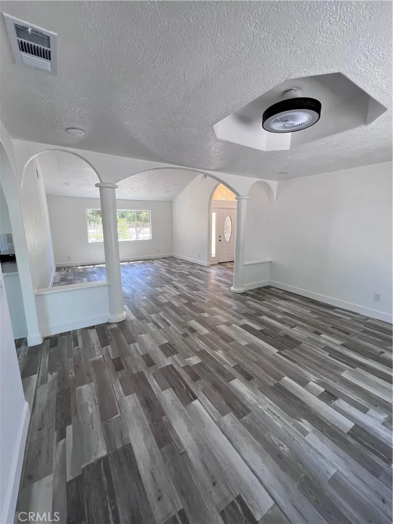 11490 4th Hesperia, CA 92345