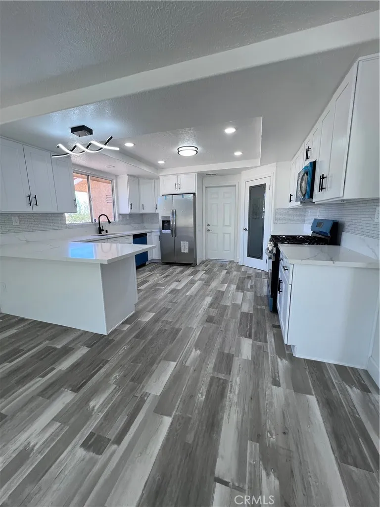 11490 4th Hesperia, CA 92345