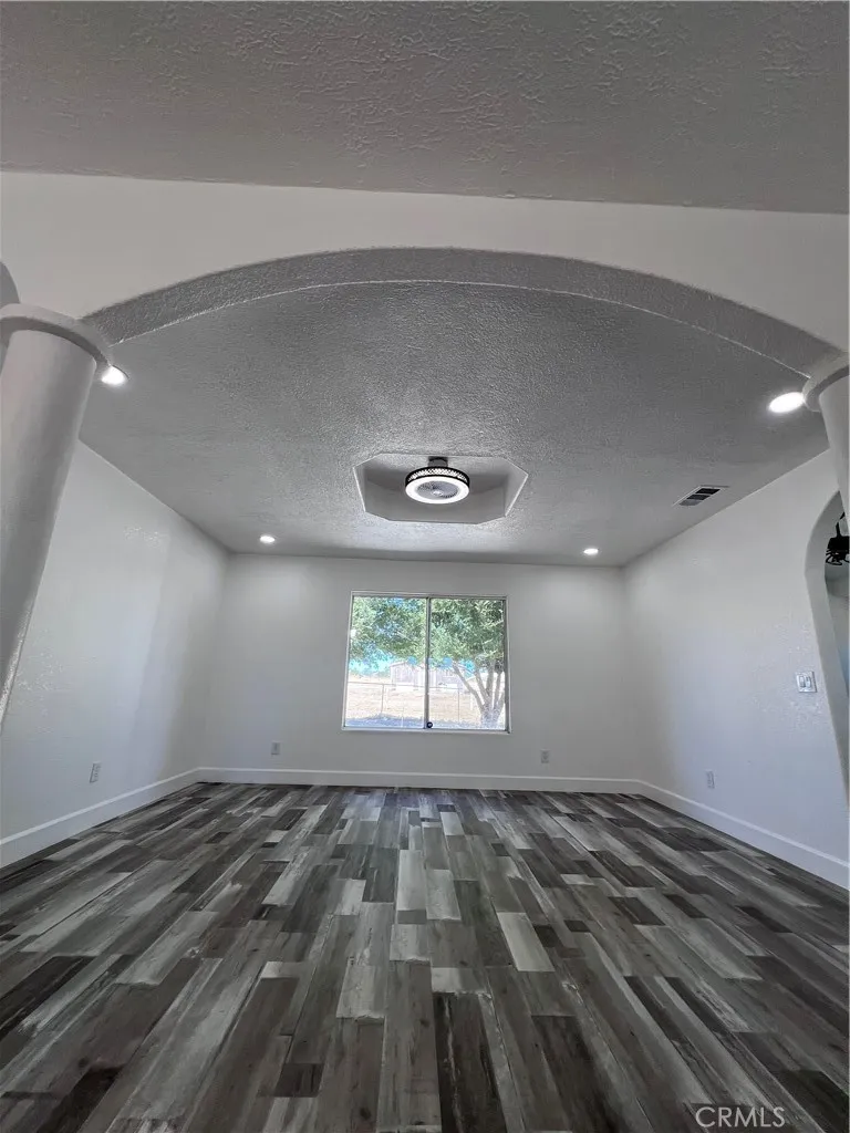 11490 4th Hesperia, CA 92345