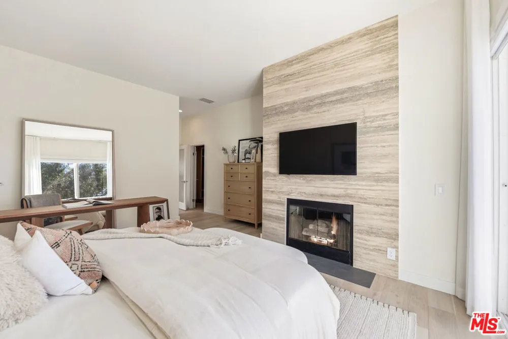 6487 Cavalleri #305 Malibu, CA 90265