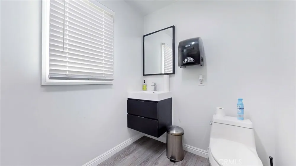 6851 Foothill Boulevard Tujunga, CA 91042