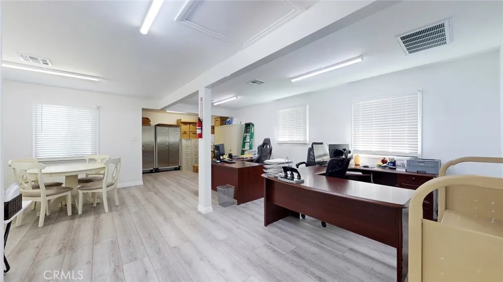 6851 Foothill Boulevard Tujunga, CA 91042