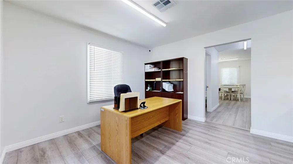 6851 Foothill Boulevard Tujunga, CA 91042