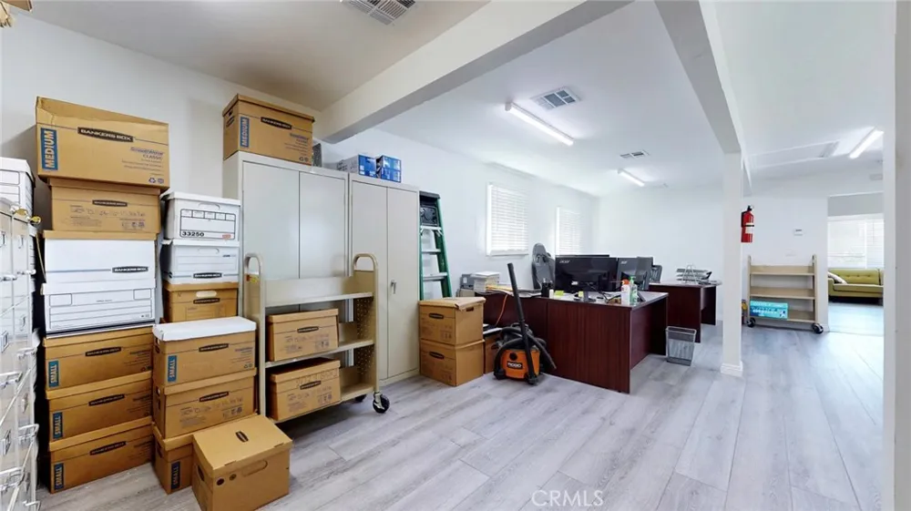 6851 Foothill Boulevard Tujunga, CA 91042