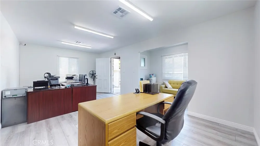 6851 Foothill Boulevard Tujunga, CA 91042